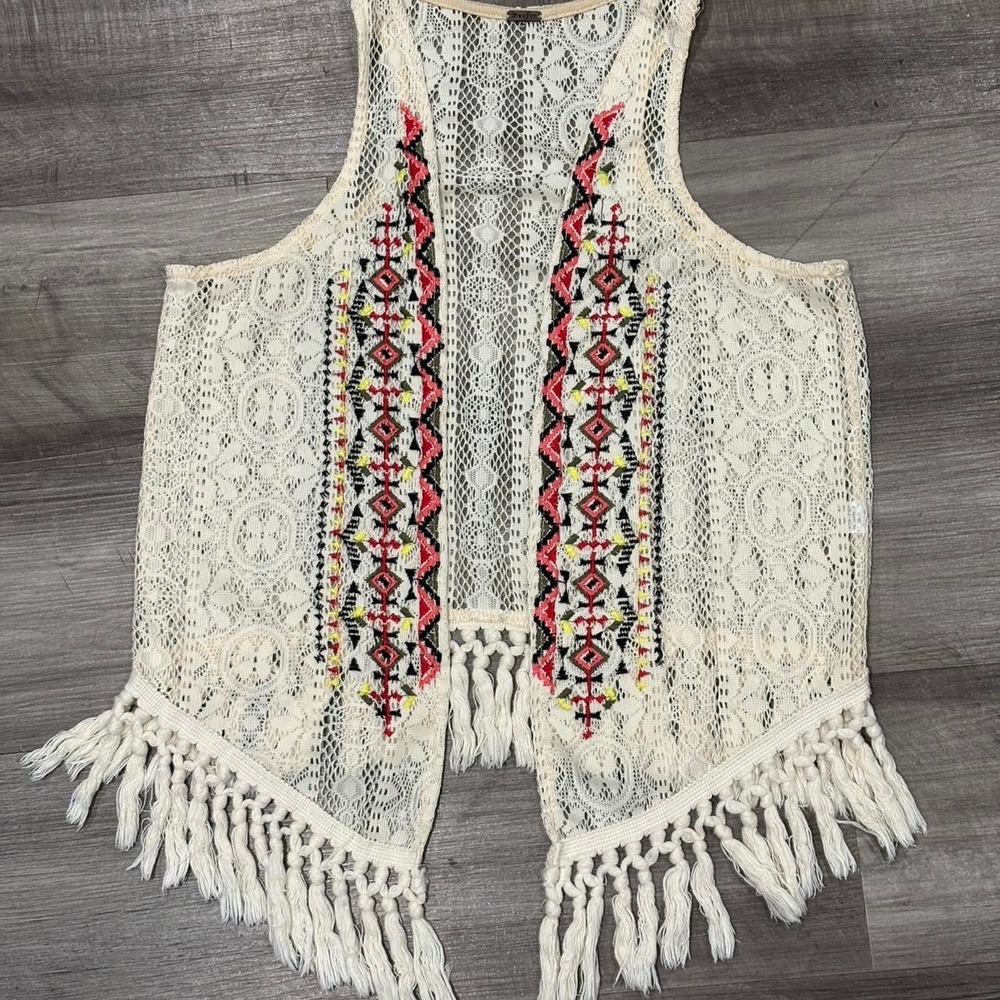 Beautiful Poof boho crochet lace vest in woman's size m